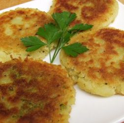 Zöldborsóval töltött krumpli tikki